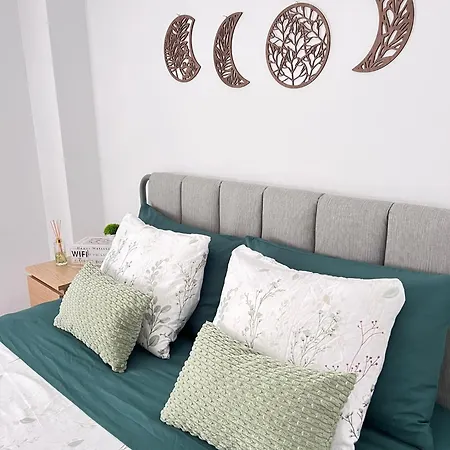 Bed & Breakfast Pink House -
