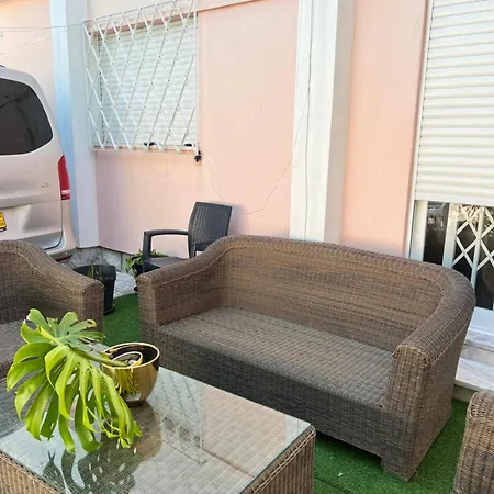 Pink House - * Lisbona