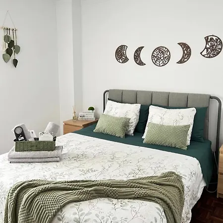 Pink House - * リスボン