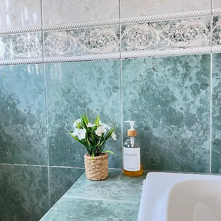 Pink House - Panzió